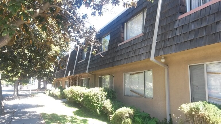 Primary Photo - 940 N San Joaquin St
