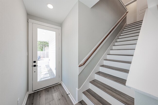 Foto del edificio - 8402 Berry Green Ln