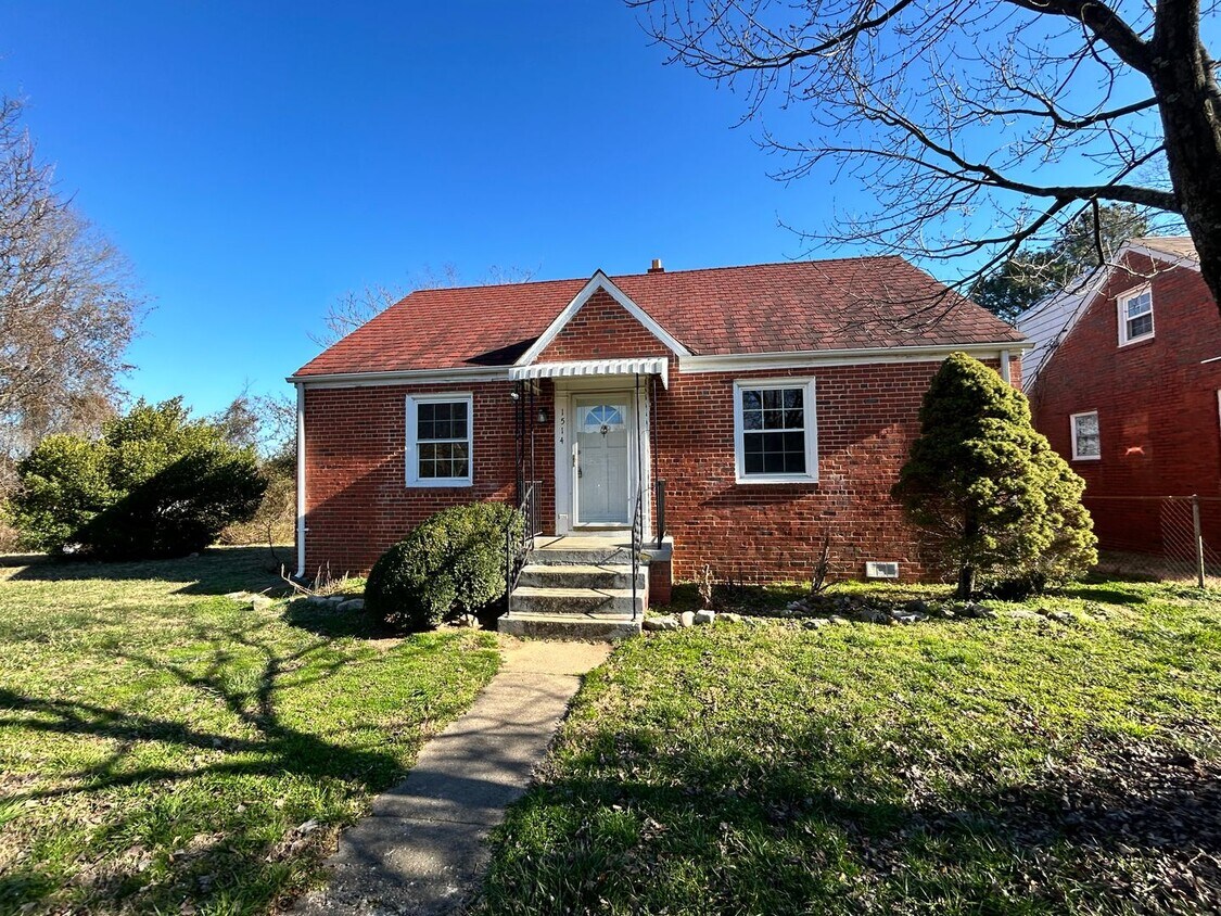 Primary Photo - Lovely 2 Bedroom Home in Bellemeade Availa...
