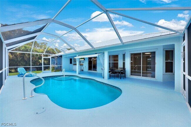 Building Photo - 250 SE 44th St