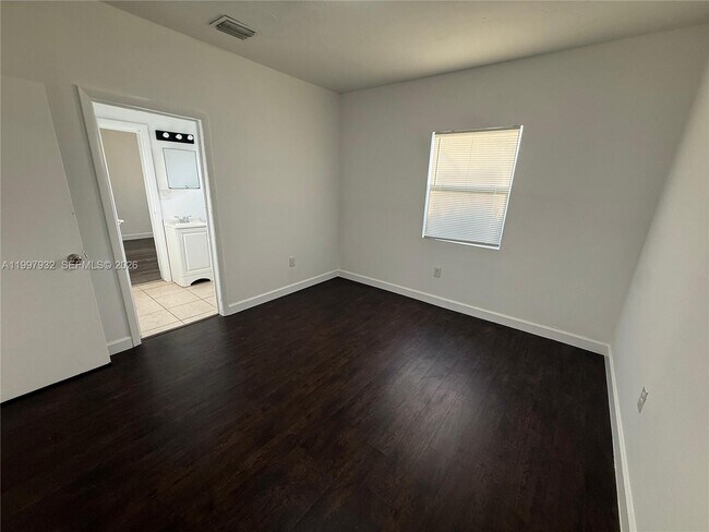 Foto del edificio - 253 NW 48th St