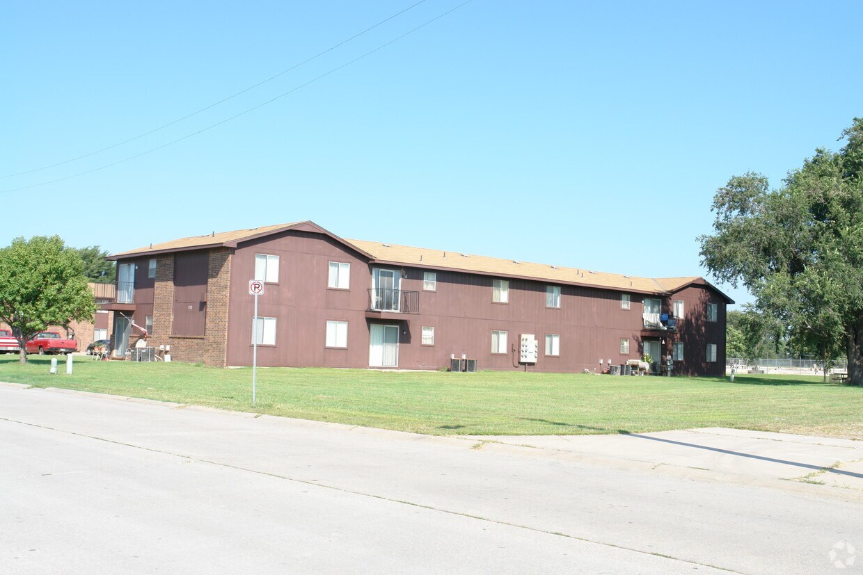 Building Photo - 104 E Carp St