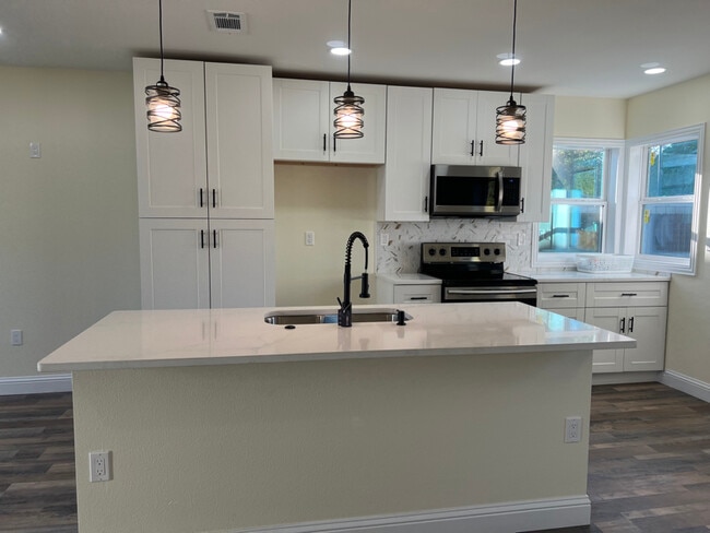 Photo - 1607 Lansford Ave House