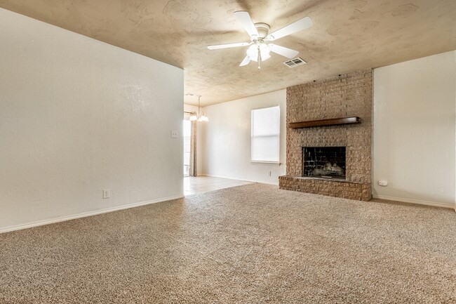 Foto del edificio - 820 S Highland Dr