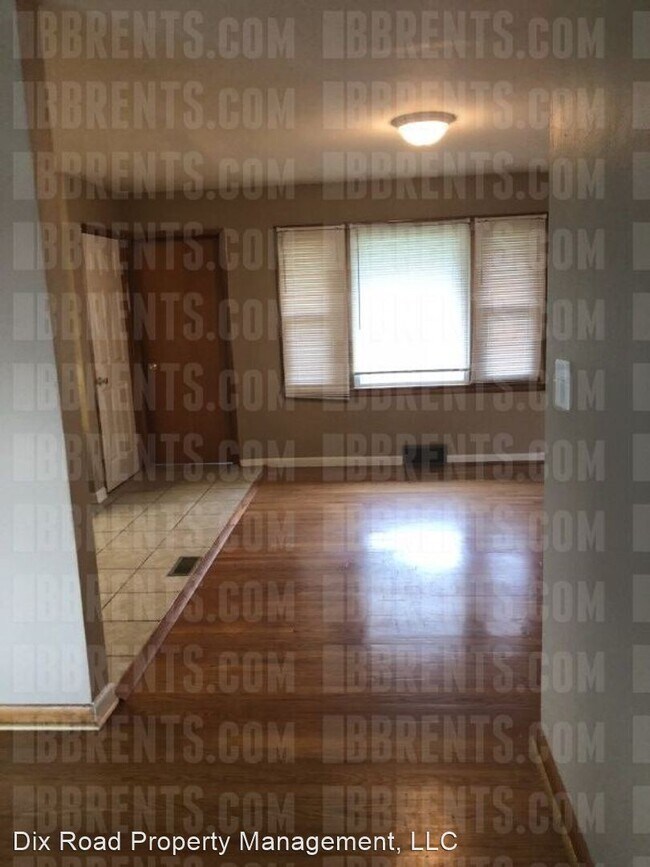 Building Photo - 3 br, 1.5 bath House - 4825 Holiday Drive,
