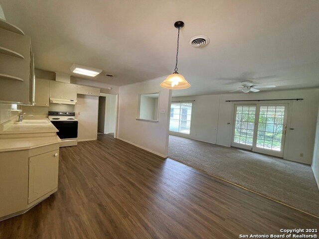 Building Photo - 4230 Chestnut Hill Dr