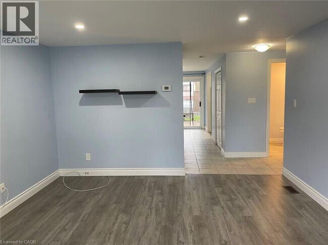 Photo du bâtiment - 390 E 23rd St