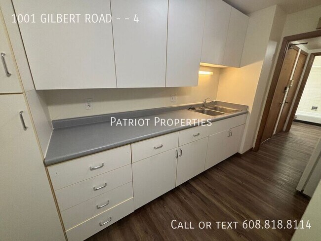 Foto del edificio - 1001 Gilbert Rd