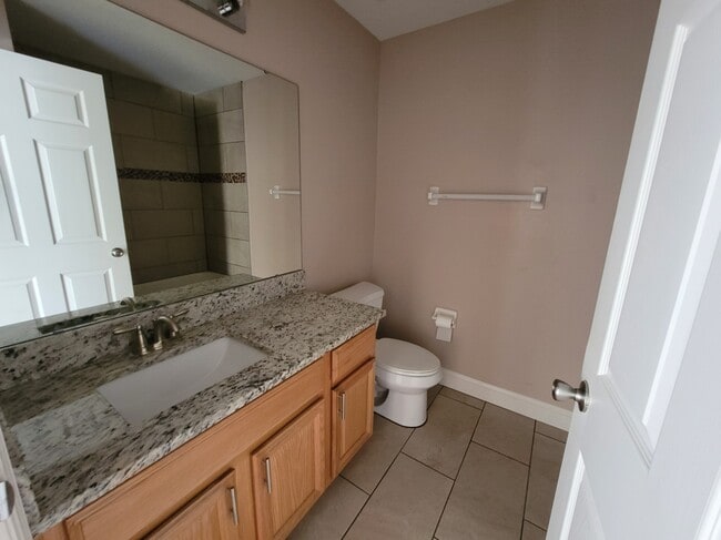 Building Photo - 124 Lancaster Dr
