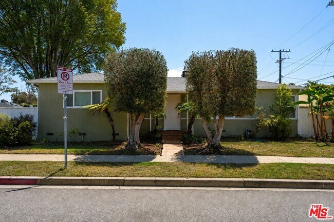 Building Photo - 2904 Oakhurst Ave