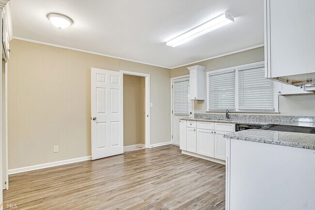 Building Photo - 1690 Camperdown Cir