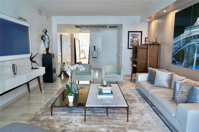 Foto del edificio - 1300 Brickell Bay Dr