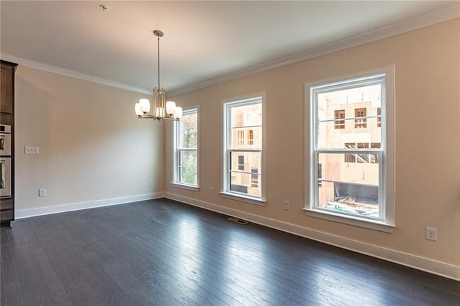 Foto del edificio - 883 Stone Crest Rd NE