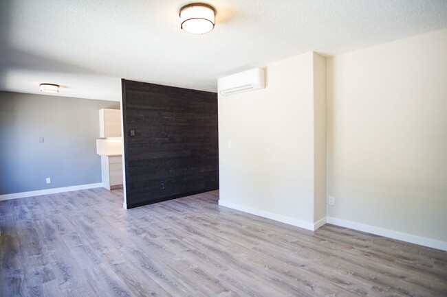 Building Photo - Spring Special: Spacious 2 Bedroom with St...