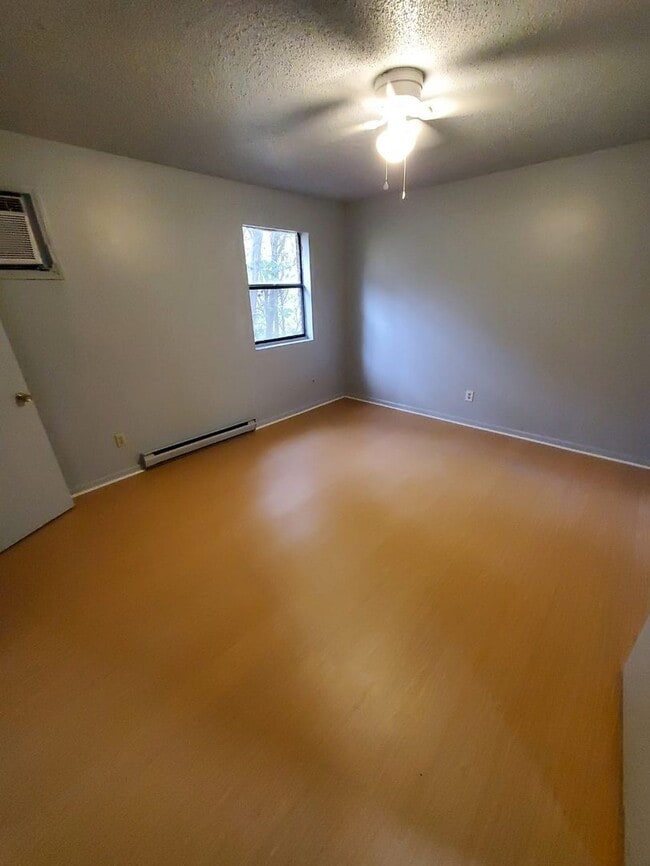 Foto del edificio - 2401 Markwood Ln SE