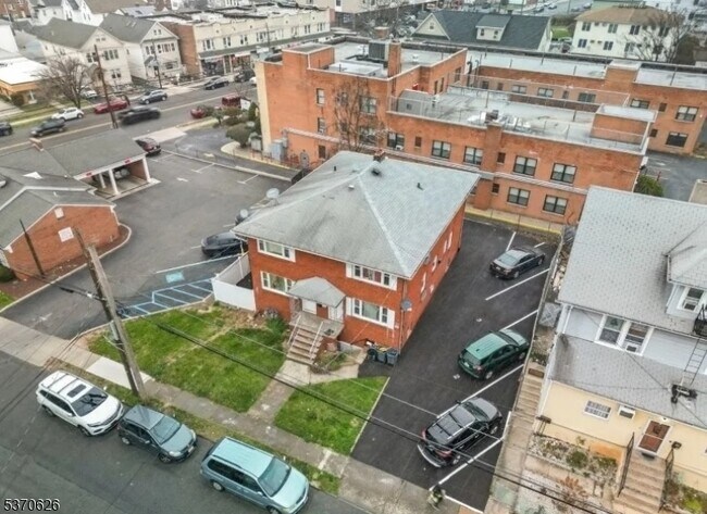 Foto del edificio - 17 Hayes Ave