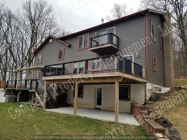 Building Photo - $1995 - 5 Bed, 2.5 Bath Farmhouse - Narvon