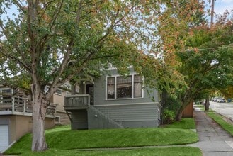 Building Photo - 153 Florentia St