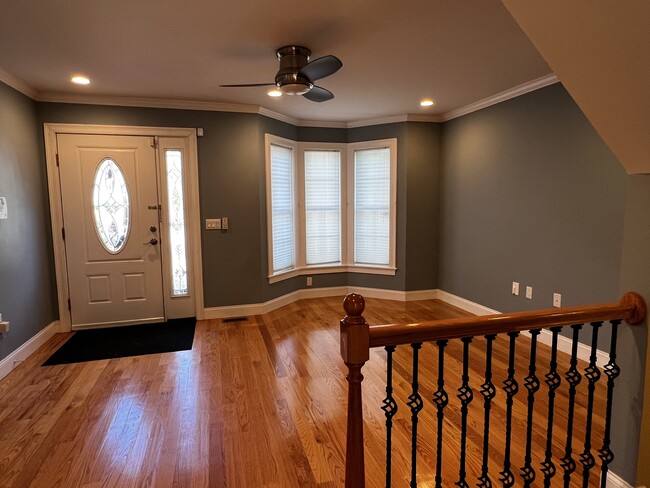 Building Photo - 54 Holton St