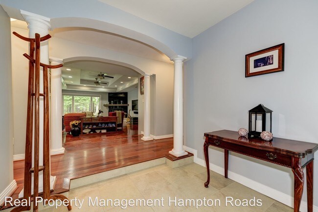 Building Photo - 5 br, 3 bath House - 2548 Inlynnview Road