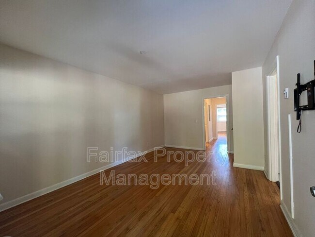 Foto del edificio - 1937 Morehead Ave