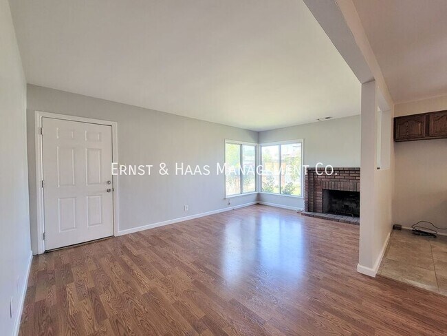 Foto del edificio - 3527 Pine Ave