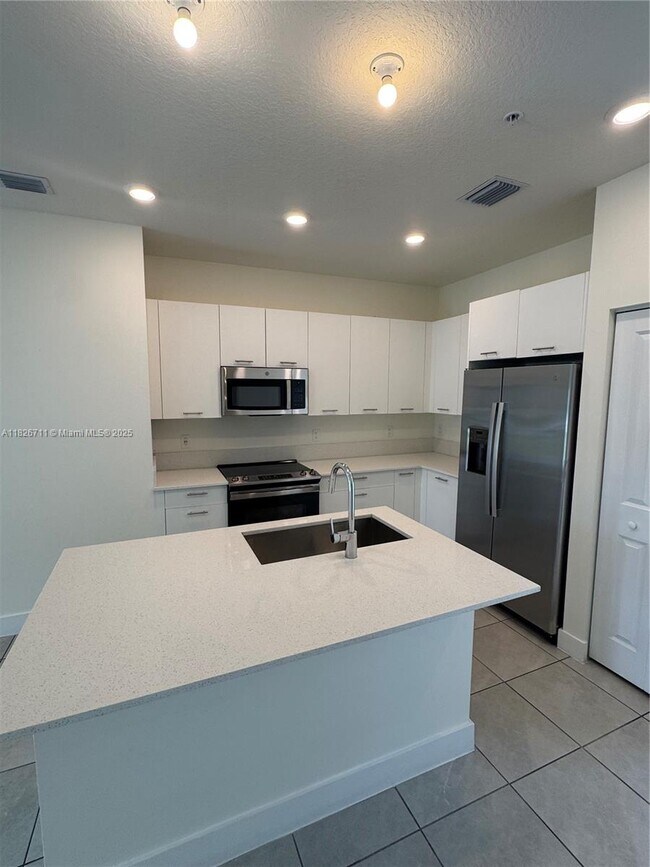 Foto del edificio - 8001 NW 41st St