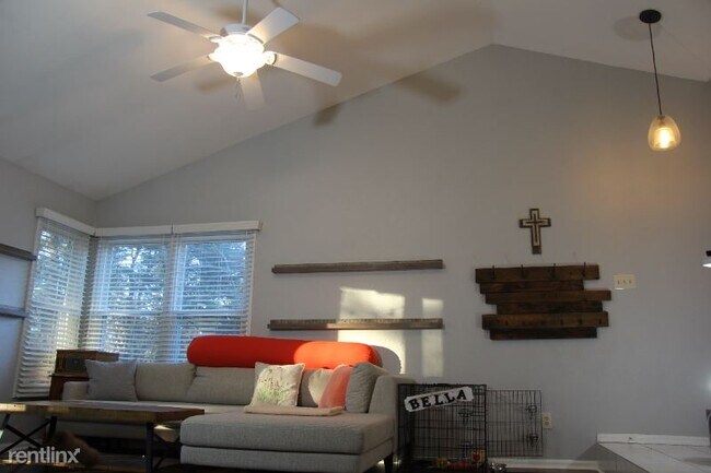 Foto del edificio - 3 br, 2 bath Townhome - 539 Highwood Cir