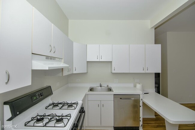 Building Photo - 4307 N Paulina St