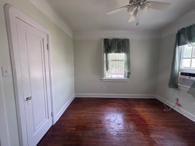 Bedroom w/ closet 2 - 417 Coolidge St