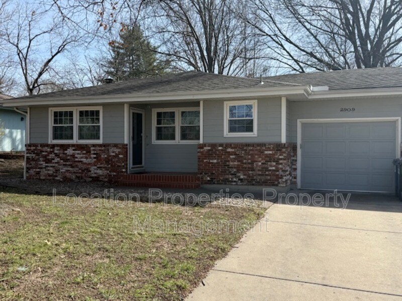 Building Photo - 2909 Moccasin Dr