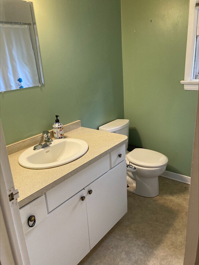 Photo du bâtiment - Welcome to this inviting 1 bedroom, 1 bath