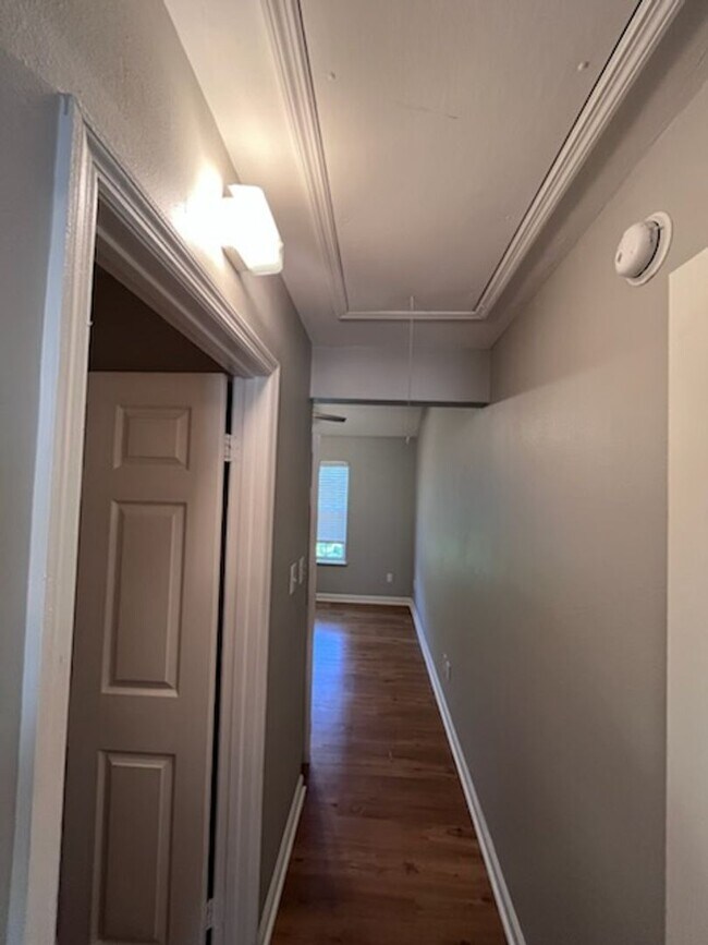 Foto del edificio - 317 E Jennings St