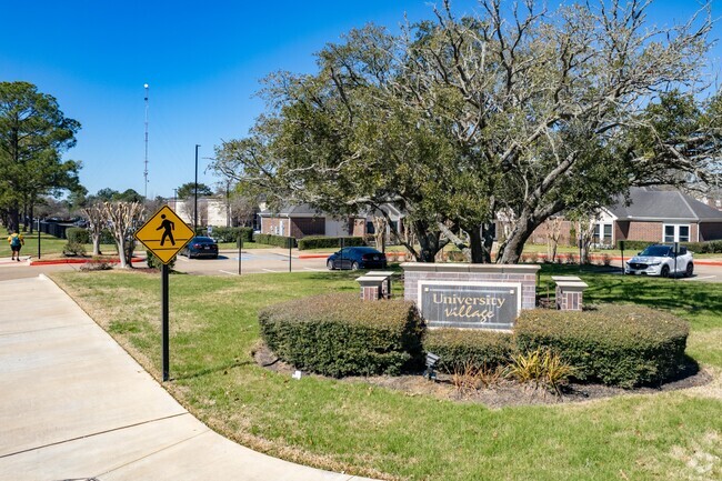 Foto del edificio - University Village at Prairie View