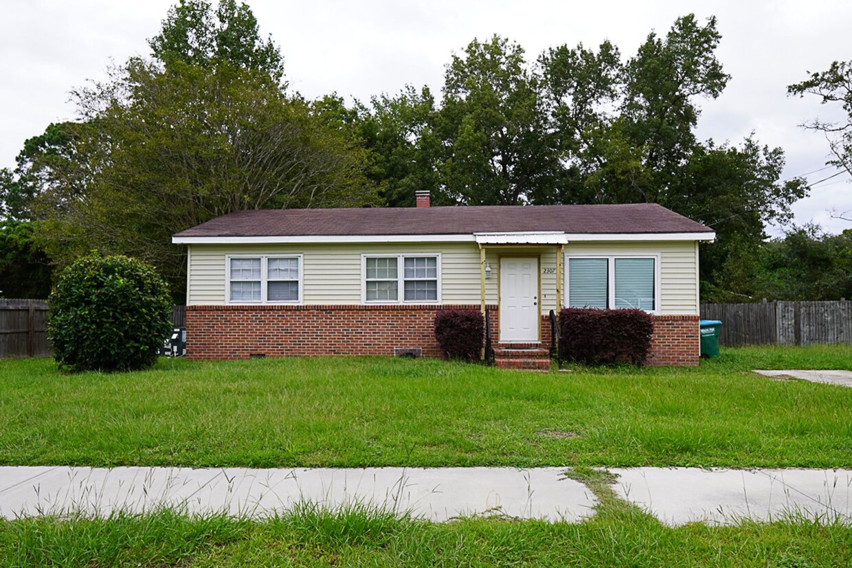 Primary Photo - Adorable Three Bedroom in Beaufort