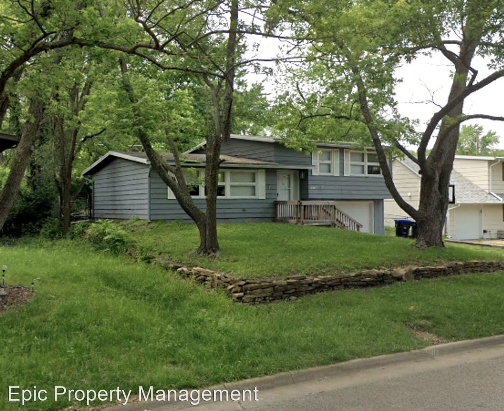 3 br, 1.5 bath House 3507 SW Oakley Ave House Rental in Topeka, KS
