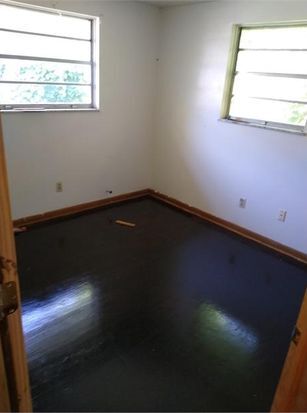 Primary Photo - 2349 Linden Ave