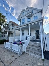 Building Photo - 275 Prospect St