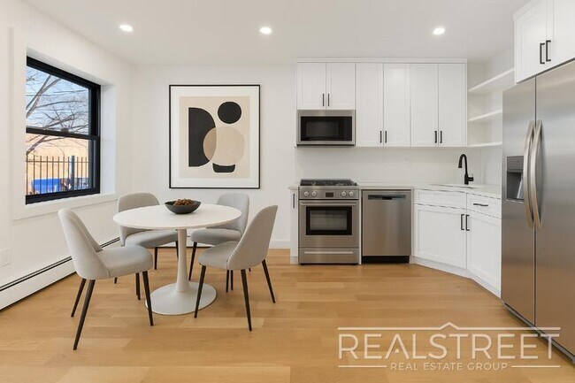 Building Photo - Stunning New 2 BR in Clinton Hill