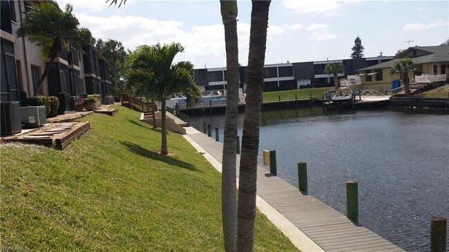 Building Photo - 1011 SE 38th Terrace