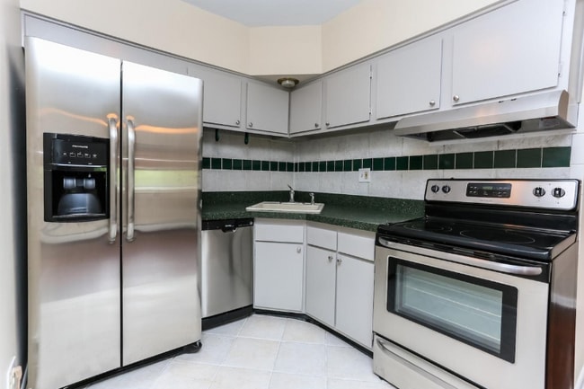 Photo - 354 S Swarthmore Ave Apartment