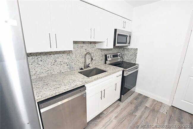 Foto del edificio - 270 NW 43rd St