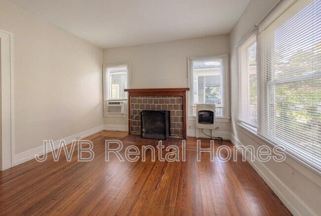 Foto del edificio - 2022 Dellwood Ave