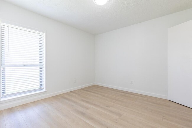 Foto del edificio - 8311 Quail Burg Ln