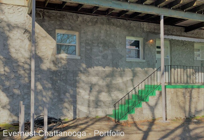 Foto del edificio - 2 br, 2 bath House - 640 E Crest Rd #4