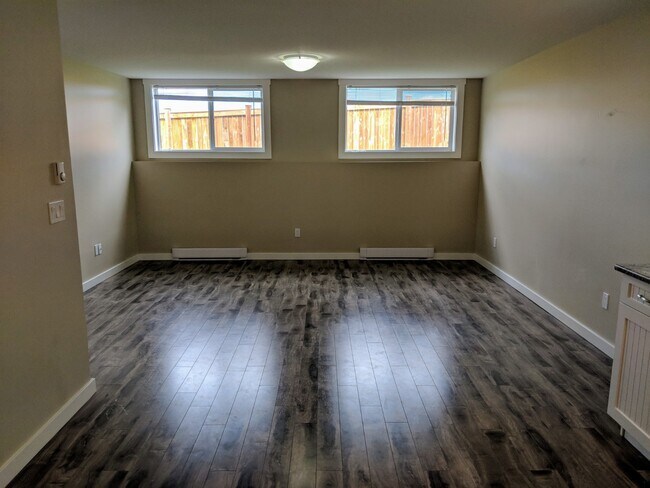 Photo du bâtiment - 1624 A-16287 87 Ave