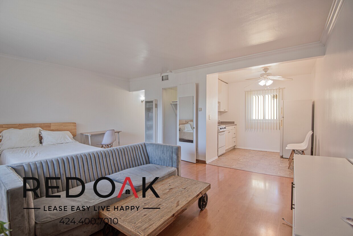Primary Photo - 6 Weeks FREE ~ Sunlit Studio with Contempo...
