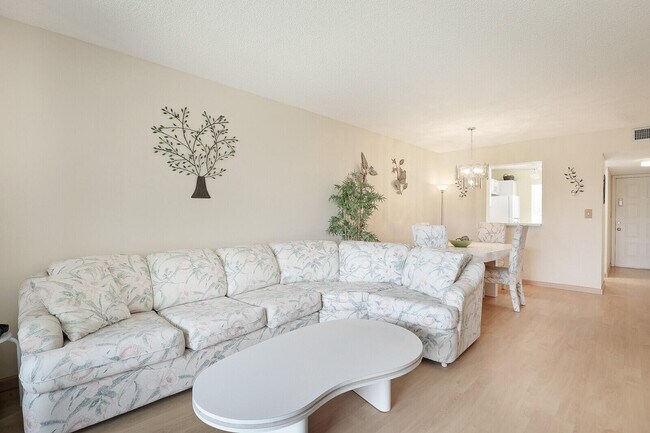 Foto del edificio - 6795 Huntington Ln