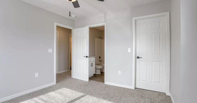 Building Photo - 20855 R Ct
