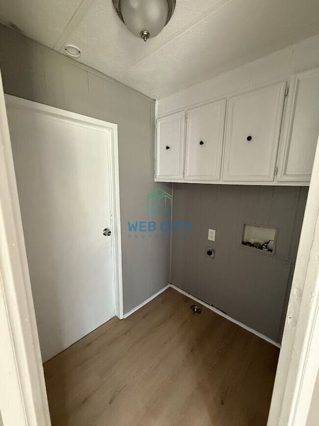 Foto del edificio - 7825 County Rd